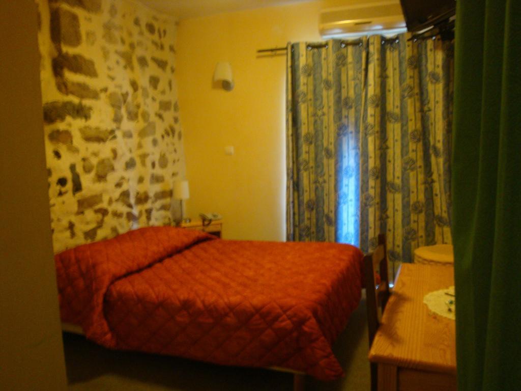 Hotel Le Bilboquet Le Puy-en-Velay Zimmer foto